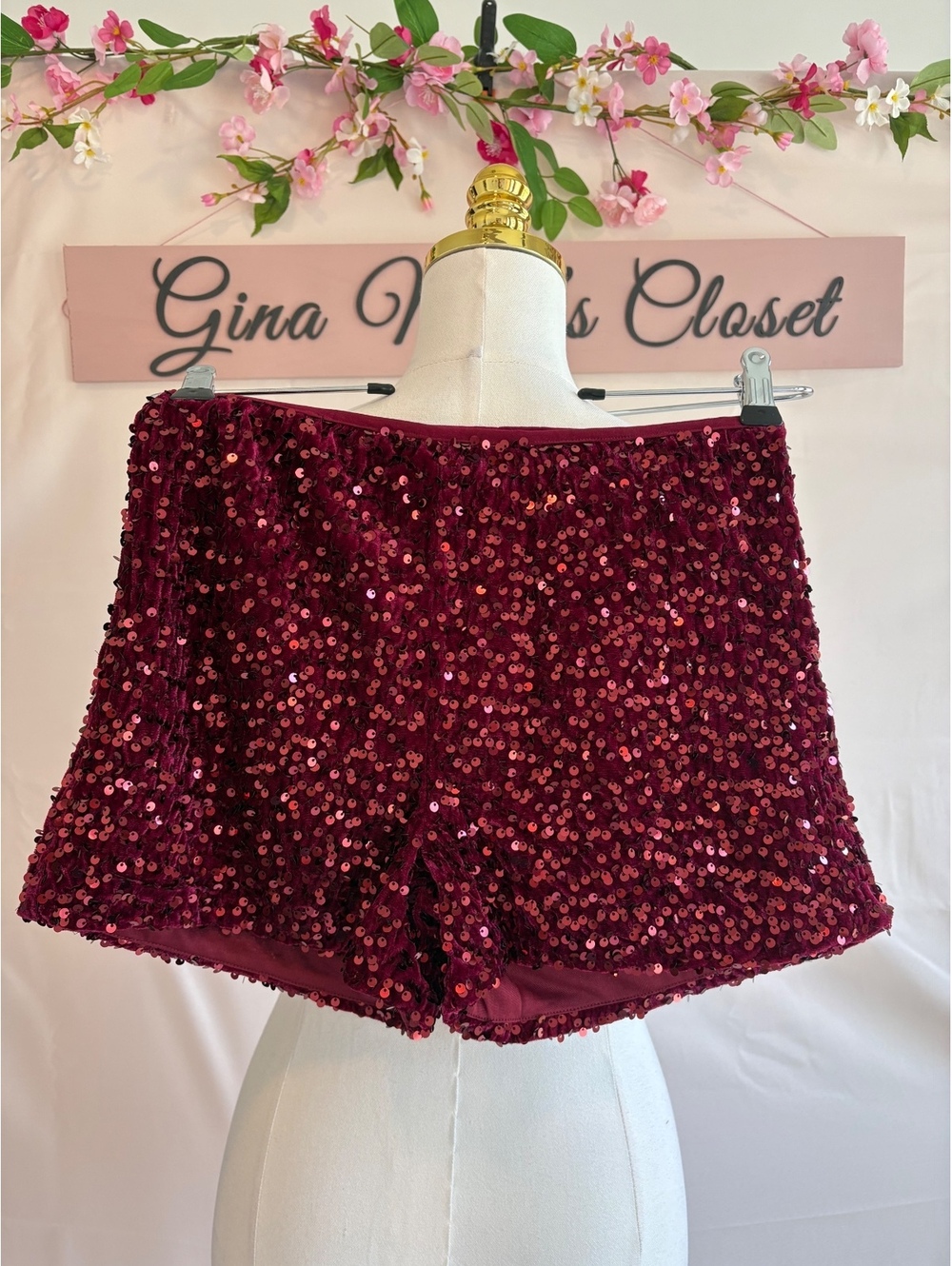 Easel Los Angeles Burgundy Sequin Shorts Size Small